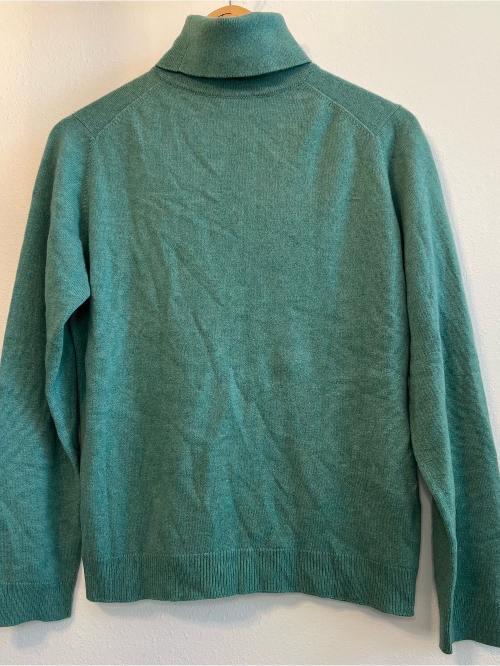 Brooks Brothers Italian Cashmere Turtleneck Sweater - Picture 2 of 6